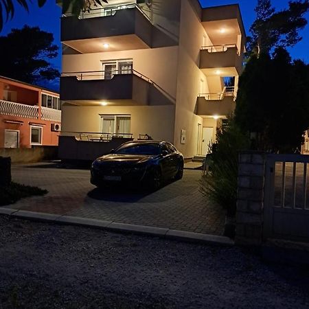 Apartmani Vukadin Vir Exterior foto